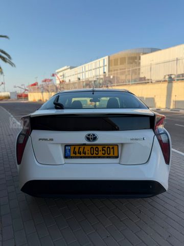 טויוטה פריוס