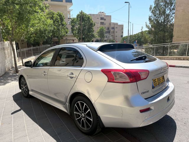 מיצובישי לנסר