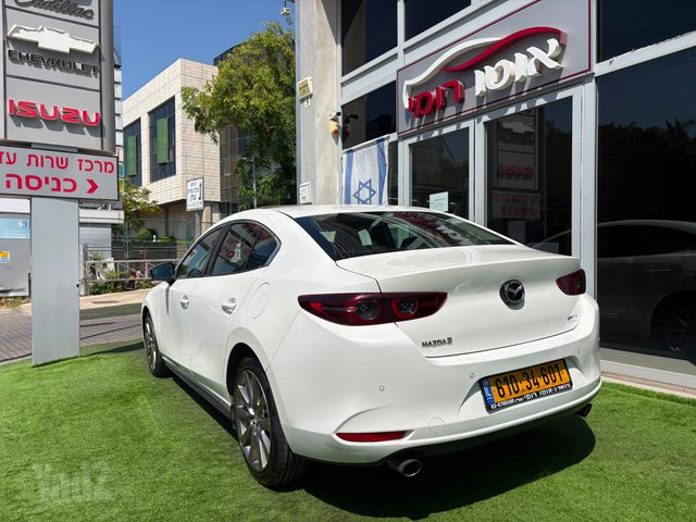 מאזדה 3