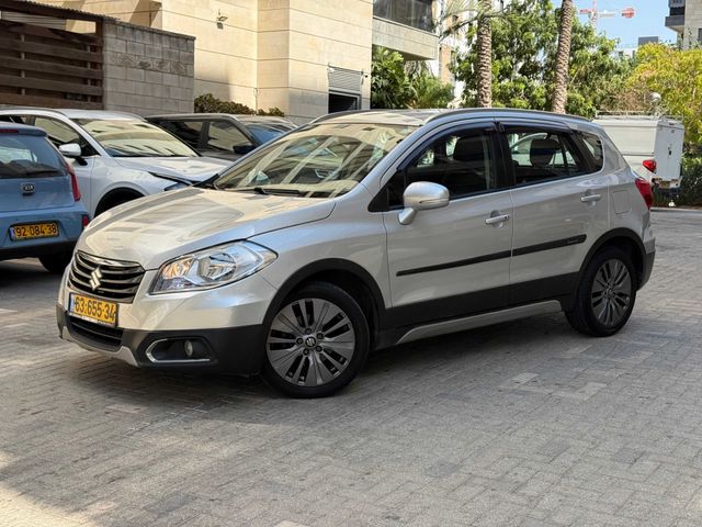 קרוסאובר GLX אוט׳ 1.6 (120 כ״ס)