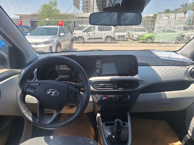 יונדאי i10