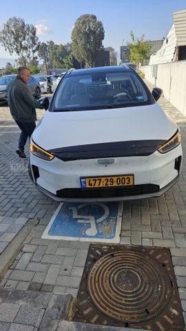 מודעת רכב ג׳ילי Geometry C
