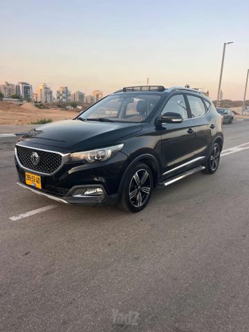 אם ג'י ZS