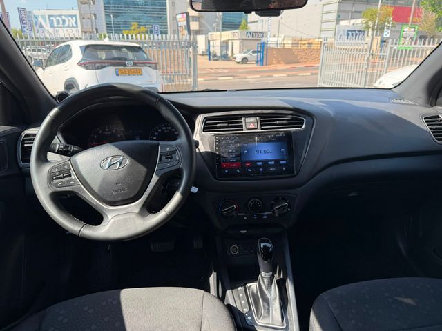 יונדאי i20