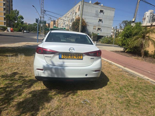 מאזדה 3