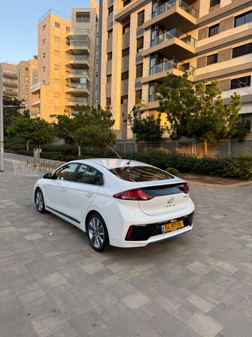 יונדאי איוניק
