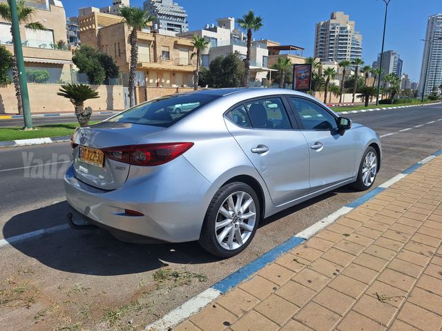 מאזדה 3