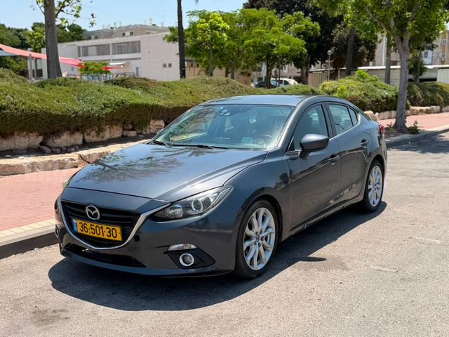 מודעת רכב מאזדה 3
