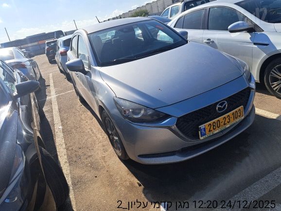 מודעת רכב מאזדה 2
