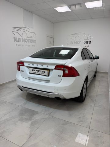 וולוו S60