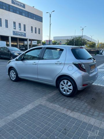 טויוטה יאריס