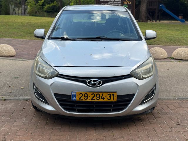 יונדאי i20