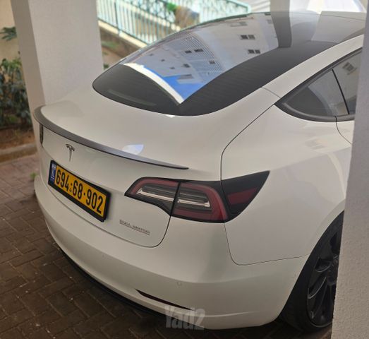 מודעת רכב טסלה מודל 3