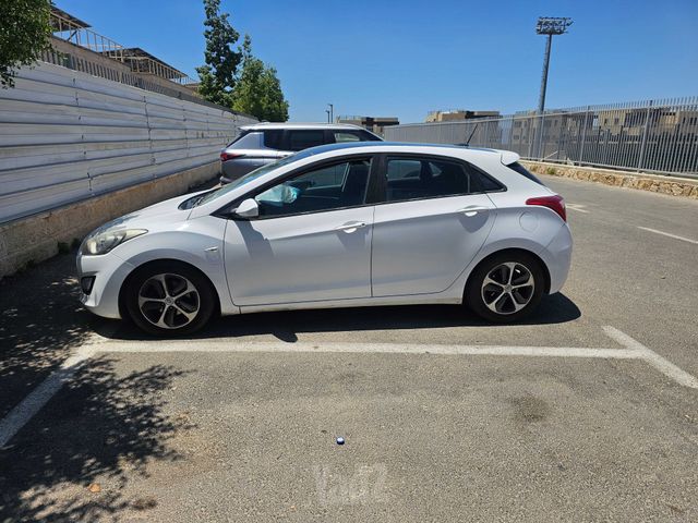 יונדאי i30