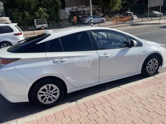 מודעת רכב טויוטה פריוס