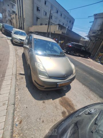טויוטה פריוס