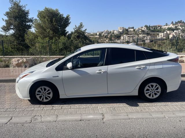 טויוטה פריוס