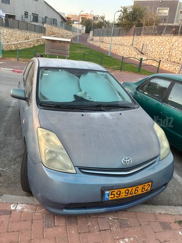 טויוטה פריוס