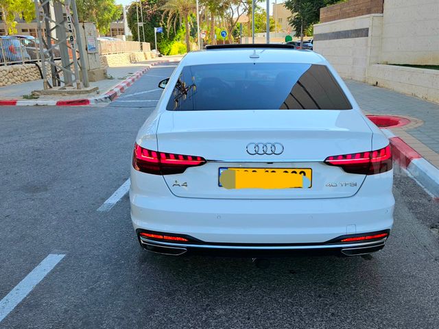 אאודי A4