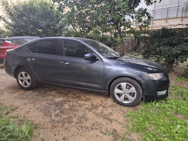 אוקטביה  Elegance אוט׳ בנזין סדאן 1.4 (140 כ״ס)
