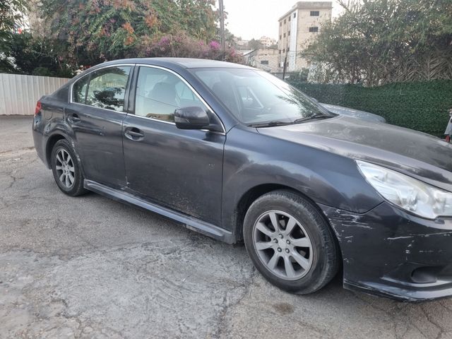 סובארו B4/לגאסי