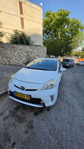 טויוטה פריוס