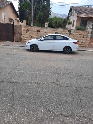 יונדאי אקסנט i25