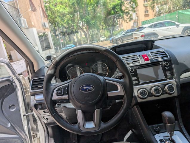סובארו XV