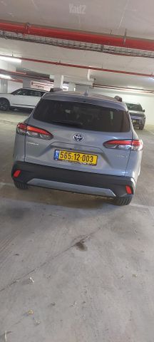 טויוטה קורולה קרוס