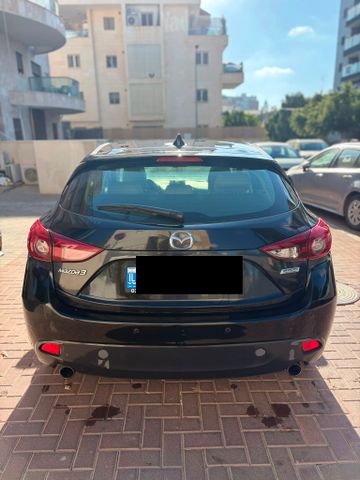 מודעת רכב מאזדה 3