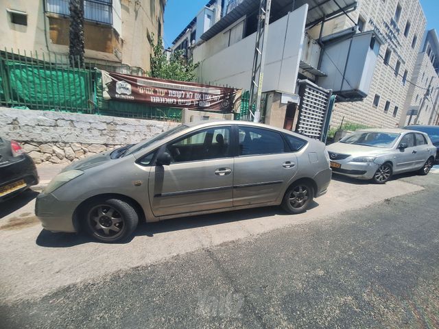 טויוטה פריוס