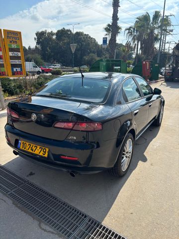 אלפא רומיאו 159