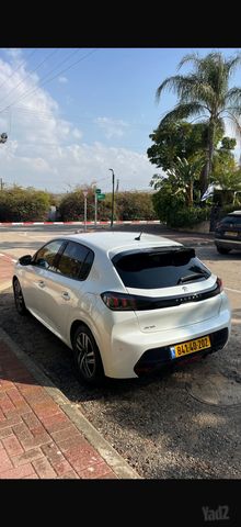 פיג'ו 208