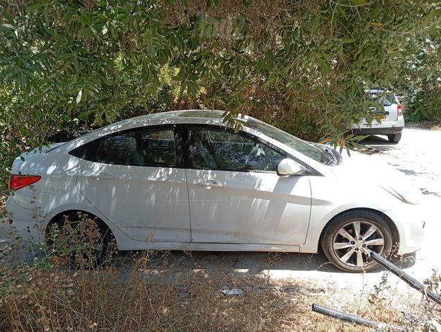 יונדאי אקסנט i25