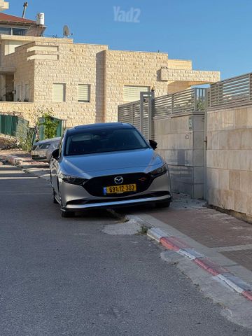 מודעת רכב מאזדה 3