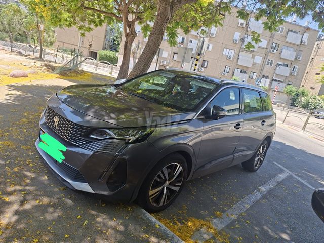 פיג'ו 5008