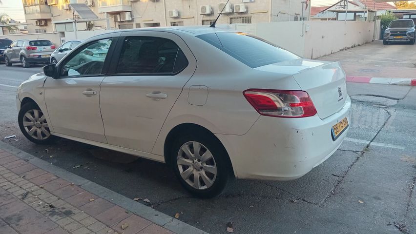 פיג'ו 301
