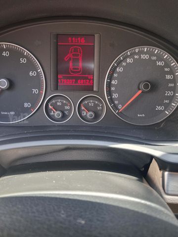 פולקסווגן איוס