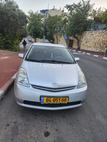 טויוטה פריוס