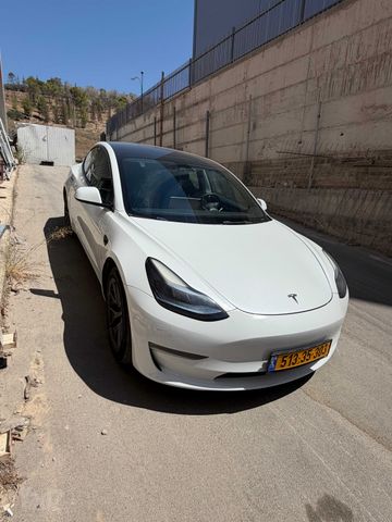 טסלה מודל 3