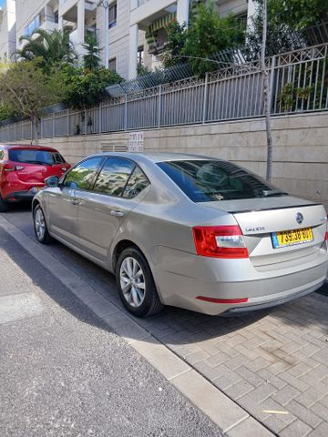 סקודה אוקטביה