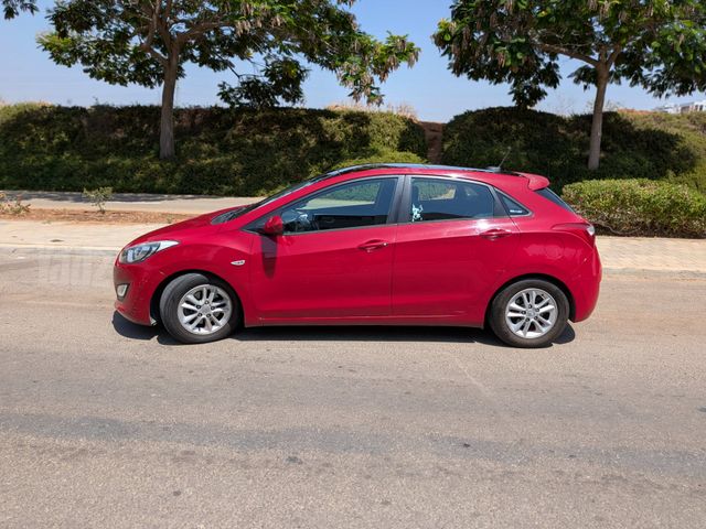 יונדאי i30