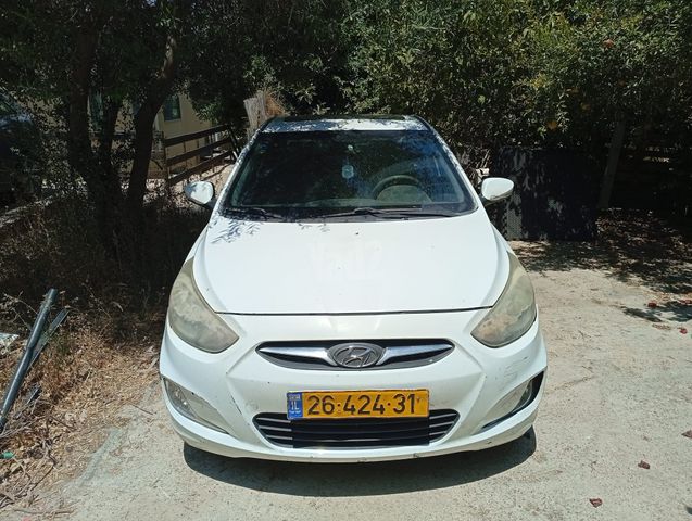 יונדאי אקסנט i25