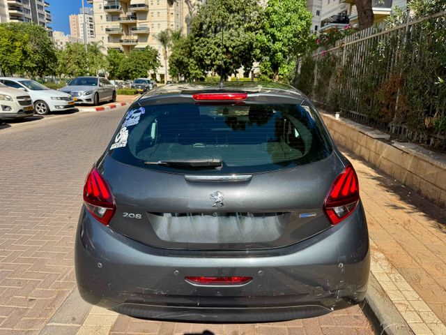 פיג'ו 208