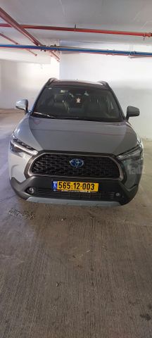 מודעת רכב טויוטה קורולה קרוס