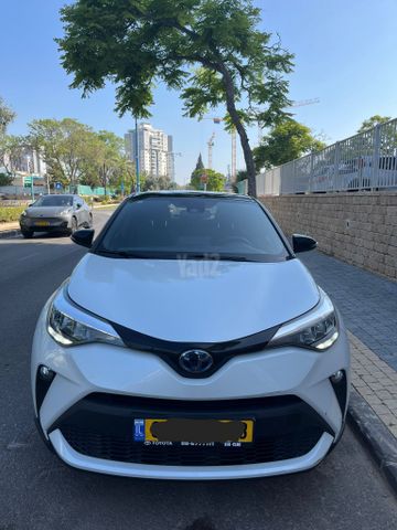 מודעת רכב טויוטה C-HR