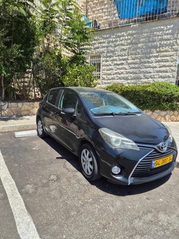 טויוטה יאריס