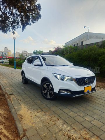 מודעת רכב אם ג'י ZS