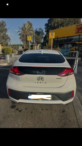 יונדאי איוניק