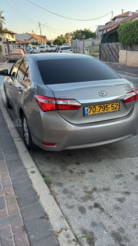 טויוטה קורולה